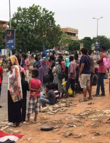 آلاف يخرجون بالخرطوم في مظاهرات جديدة للمطالبة بـالمدنية